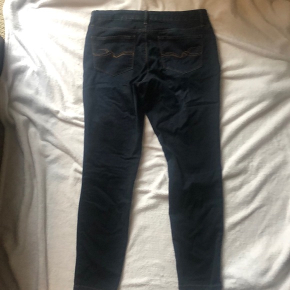 Reitmans Blue Jeans-Straight Leg- Size 29 - Picture 2 of 3